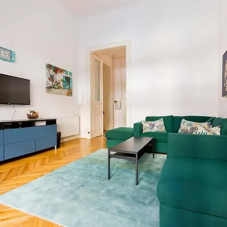 Hidden Gem 1 Bedroom Next To Opera *