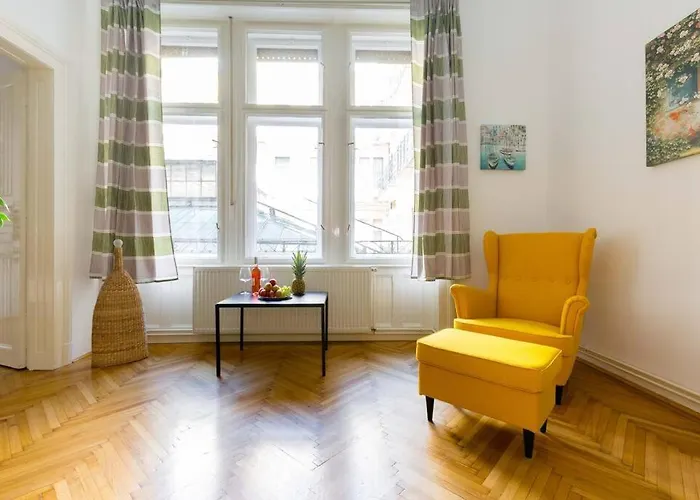 Hidden Gem 1 Bedroom Next To Opera *