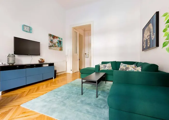 Hidden Gem 1 Bedroom Next To Opera *