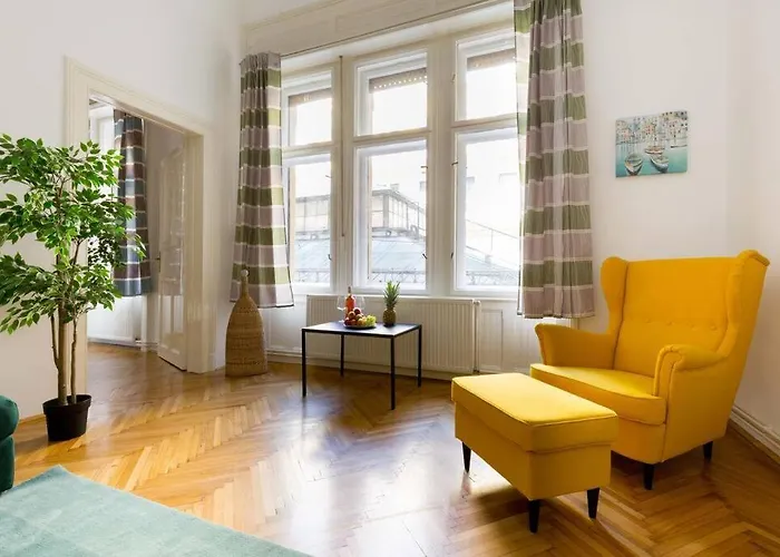 Апартаменты Hidden Gem 1 Bedroom Next To Opera